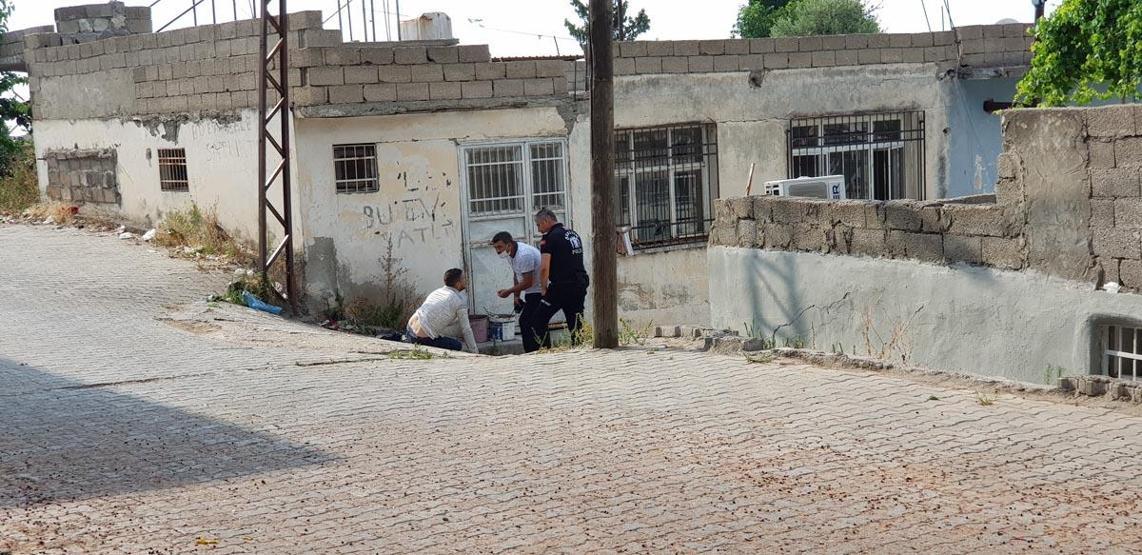 Engelli olduğunda ısrar eden dilenci, polisin iknası sonucu yürüdü