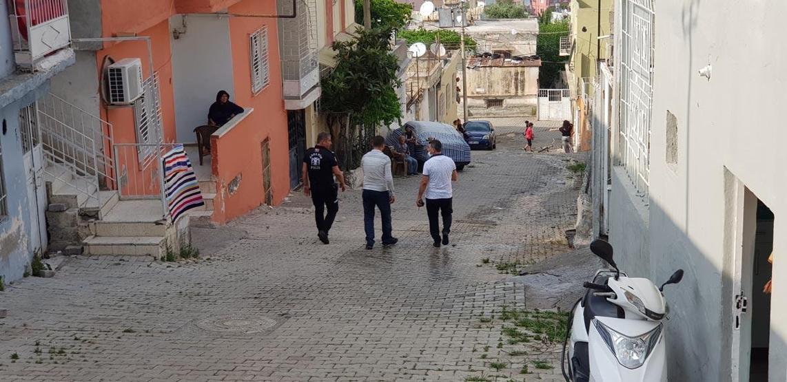 Engelli olduğunda ısrar eden dilenci, polisin iknası sonucu yürüdü