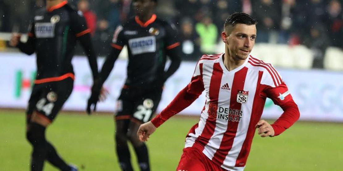 Son dakika... Fenerbahçe 3 transferi bitirdi
