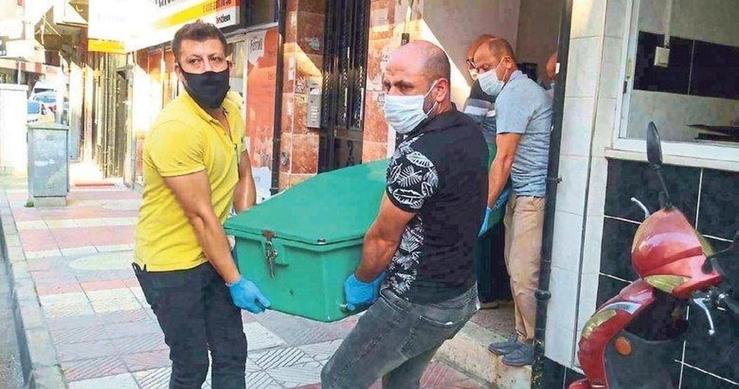 Kedilerini istemedi diye anne katili oldu