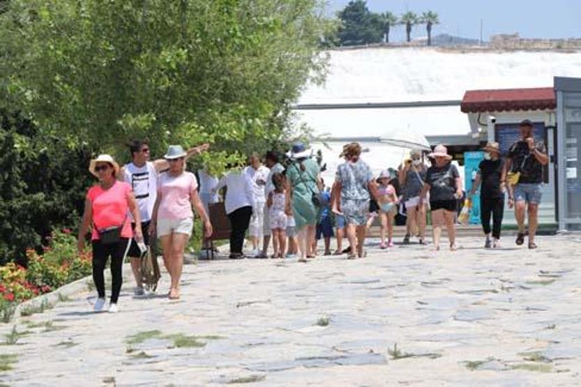 Pamukkale’de hafta sonu yoğunluğu