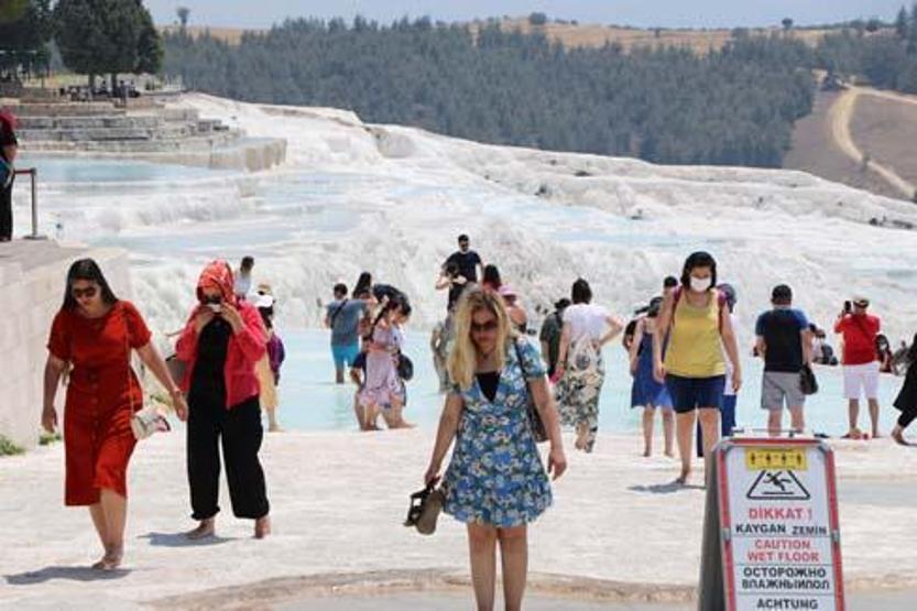 Pamukkale’de hafta sonu yoğunluğu