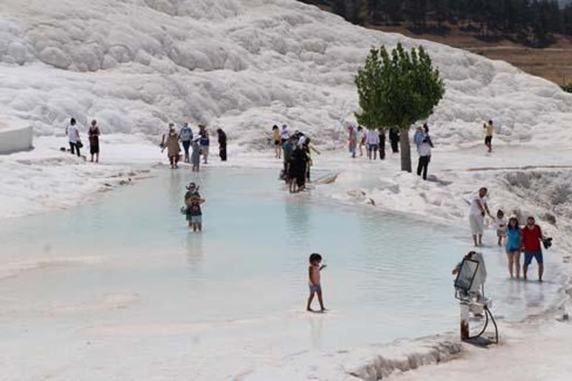 Pamukkale’de hafta sonu yoğunluğu