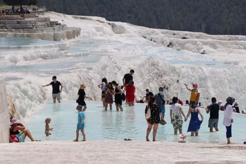 Pamukkale’de hafta sonu yoğunluğu
