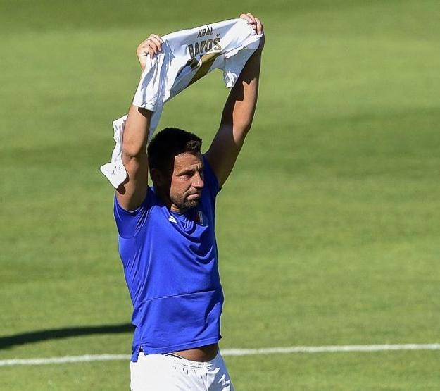 Milan Baros gözyaşlarıyla veda etti