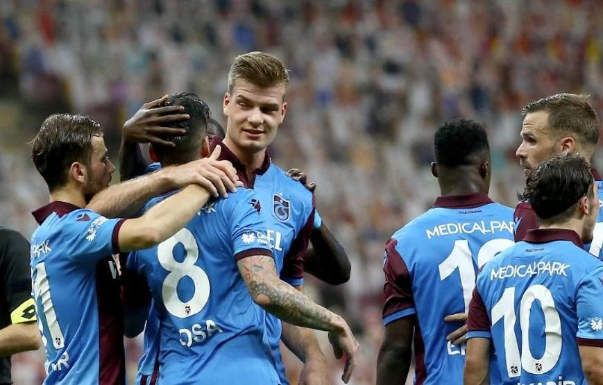 Trabzonspor Galatasarayı yarış dışında bıraktı