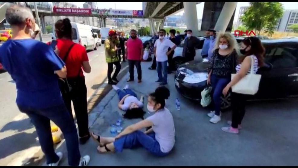 Son dakika... İstanbulda feci kaza Trafik kilitlendi...