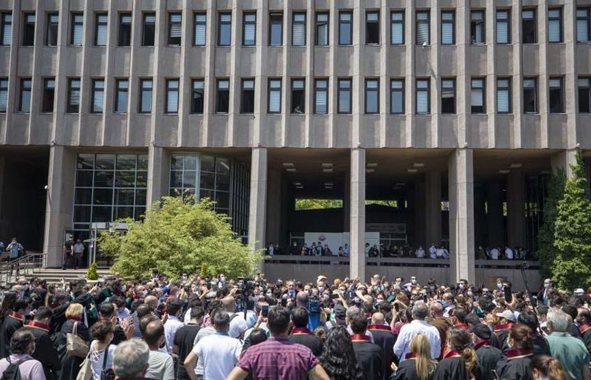 Son dakika... Ankara Barosu avukatları çoklu baro düzenlemesini protesto etti
