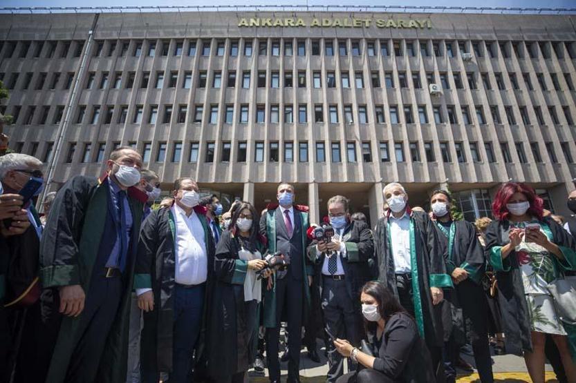 Son dakika... Ankara Barosu avukatları çoklu baro düzenlemesini protesto etti