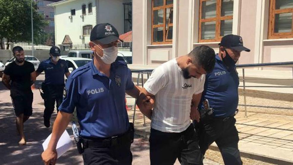 Son dakika... 550 bin TL çalan hırsızlar, kadın kıyafetiyle kaçmaya çalışırken yakalandı