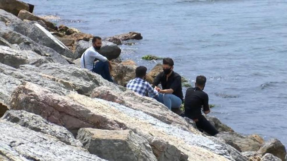 Son Dakika... Üsküdarda sahil boyunca çekirdek yiyene 61 lira ceza