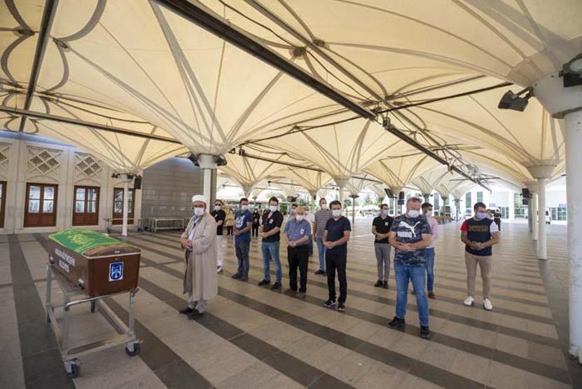 Son dakika Tiyatro ve sinema oyuncusu Jale Aylanç, son yolculuğuna uğurlandı