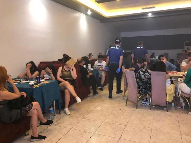 Eğlence merkezine baskında 45 kişiye 141 bin 750 lira ceza