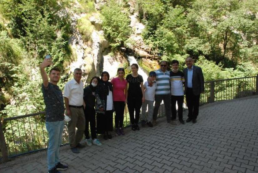 Aşk acısını unutturan şelaleye yoğun ilgi