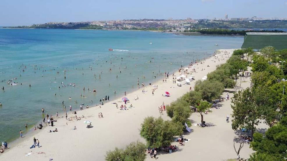 Menekşe Plajında hafta sonu yoğunluğu