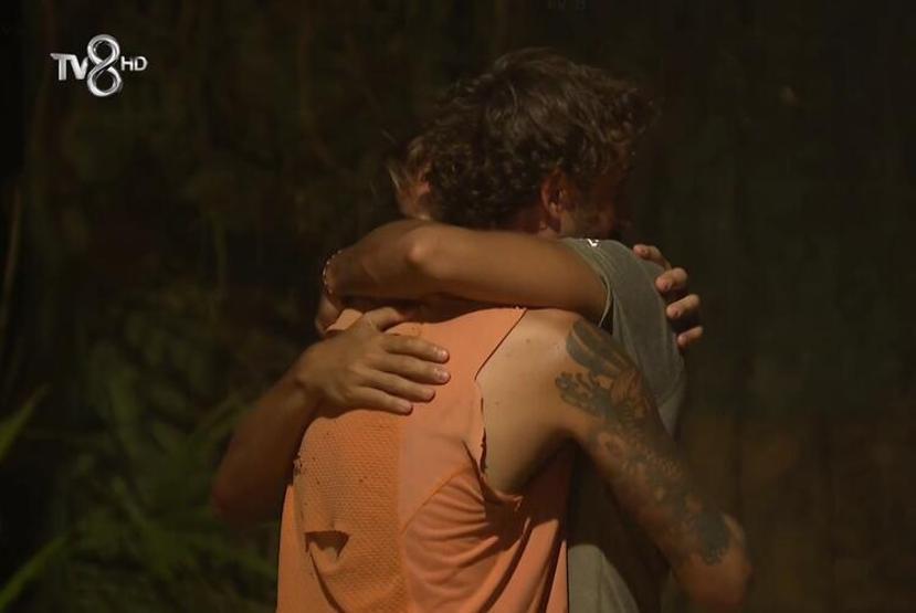 İşte Survivorda finale kalan 3 isim Aycanın canlı yayındaki sorusu sosyal medyayı salladı