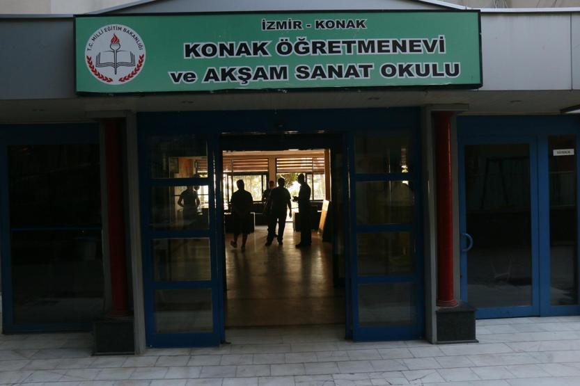 Öğretmenevi Müdürü makamında silahlı saldırıya uğradı