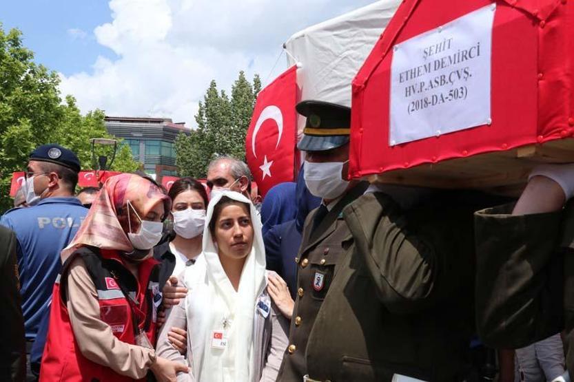 Son dakika... Şehit Astsubay Demirci, son yolculuğuna uğurlandı