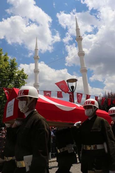 Son dakika... Şehit Astsubay Demirci, son yolculuğuna uğurlandı