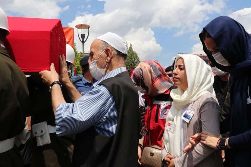 Son dakika... Şehit Astsubay Demirci, son yolculuğuna uğurlandı