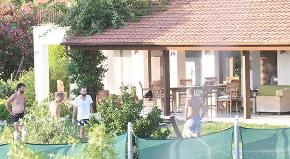Soral ailesi tatilde Çiftlik evinden vazgeçmiyorlar