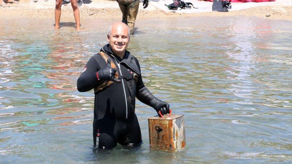 Türkbükü Sahilinde deniz dibi temizliği