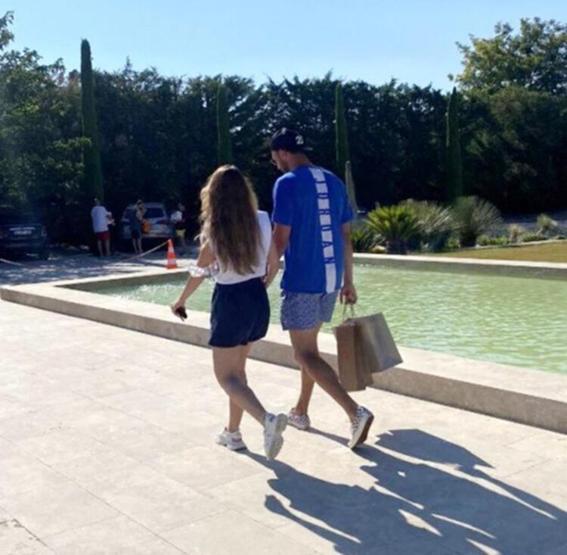 Duygu Özaslan ile Can Maxim Mutaf el ele görüntülendi