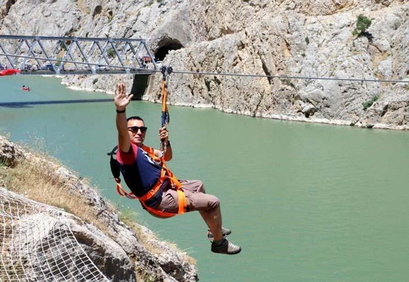 Maceraperestlerin vazgeçilmez adresi: Kemaliye Karanlık Kanyon