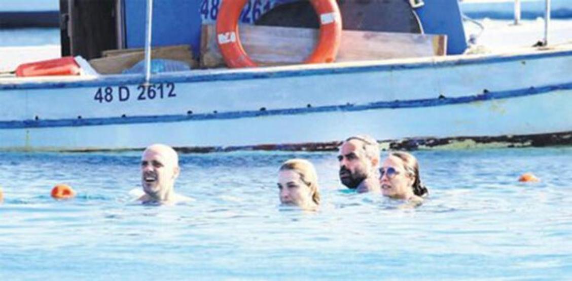 Burçin Terzioğlu halk plajında görüntülendi