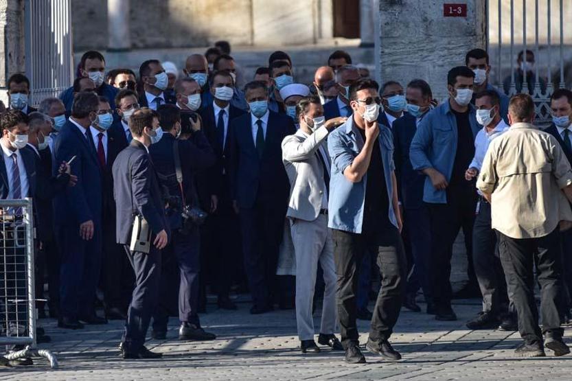 Son dakika haberi... Cumhurbaşkanı Erdoğan, Ayasofya Camisinin tabelasını açtı