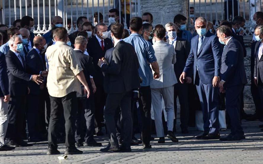 Son dakika haberi... Cumhurbaşkanı Erdoğan, Ayasofya Camisinin tabelasını açtı