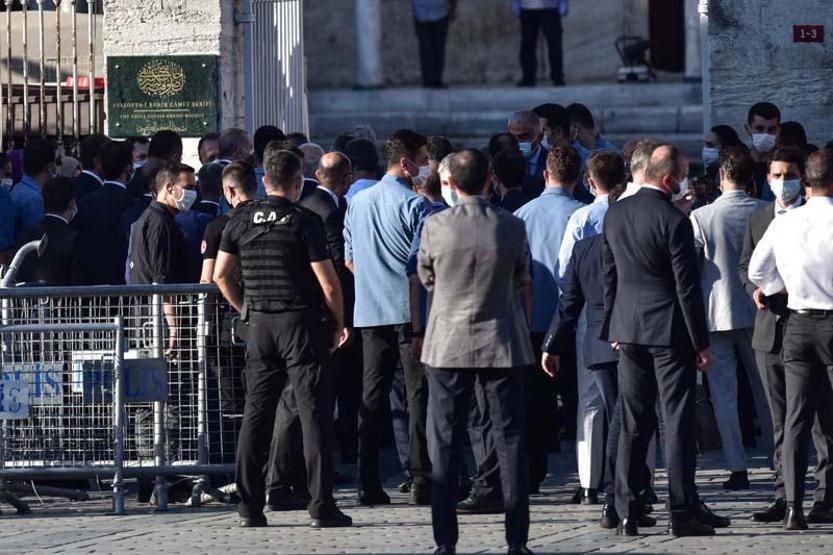 Son dakika haberi... Cumhurbaşkanı Erdoğan, Ayasofya Camisinin tabelasını açtı