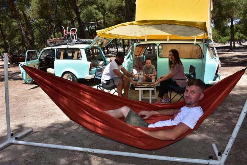Klasik otomobili karavan yaptı