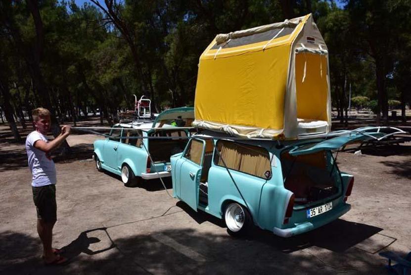 Klasik otomobili karavan yaptı