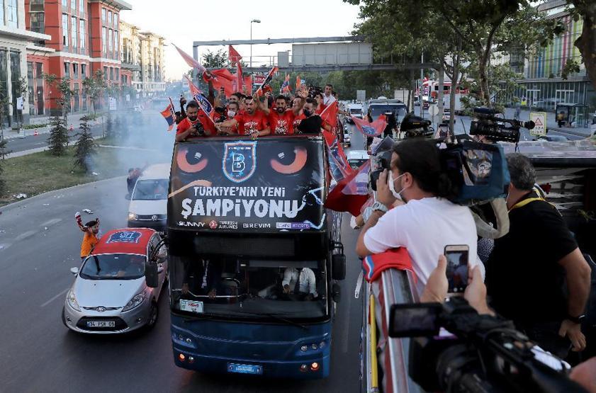 Başakşehirli futbolcular büyük tehlike atlattı
