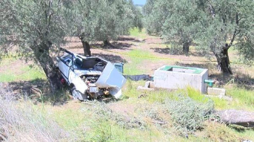 Son dakika... Otomobil zeytin bahçesine uçtu: İmam ve kayınpederi öldü