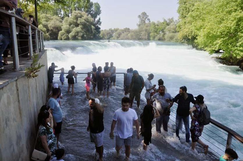 Dünyaca ünlü Manavgat Şelalesi, bayram için hazır