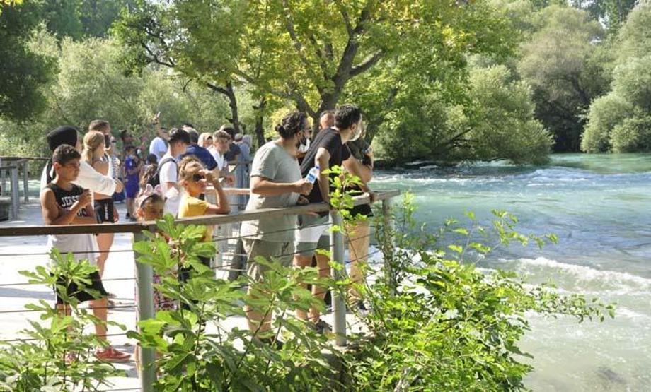 Dünyaca ünlü Manavgat Şelalesi, bayram için hazır