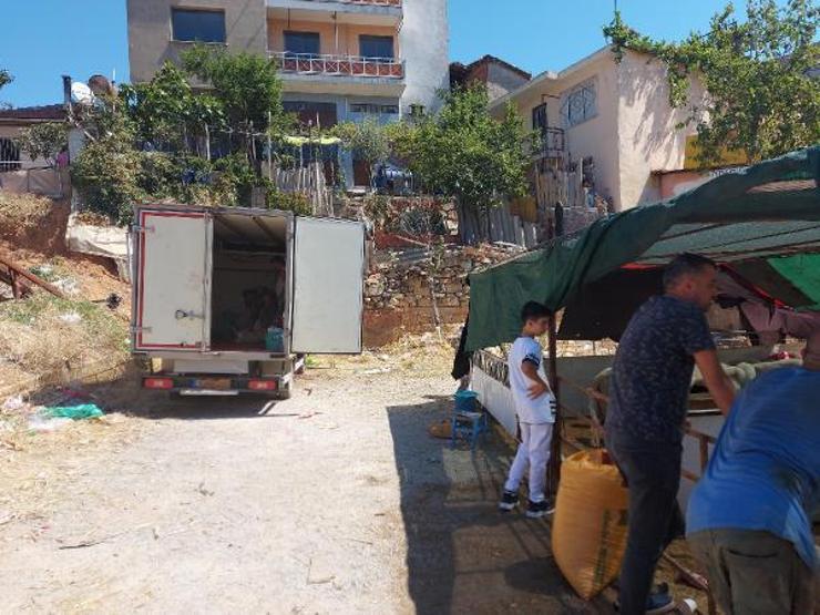 Son dakika... Kamyonet kasasında kaçak kurban kesimi