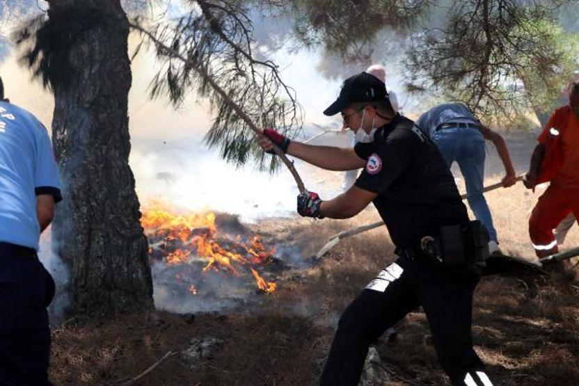 Son dakika... Orman yangınına kaymakam ve vatandaşlar da müdahale etti