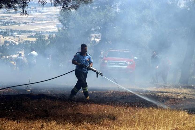 Son dakika... Orman yangınına kaymakam ve vatandaşlar da müdahale etti