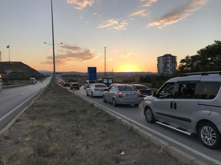Kilit Kavşakta yine aynı görüntü