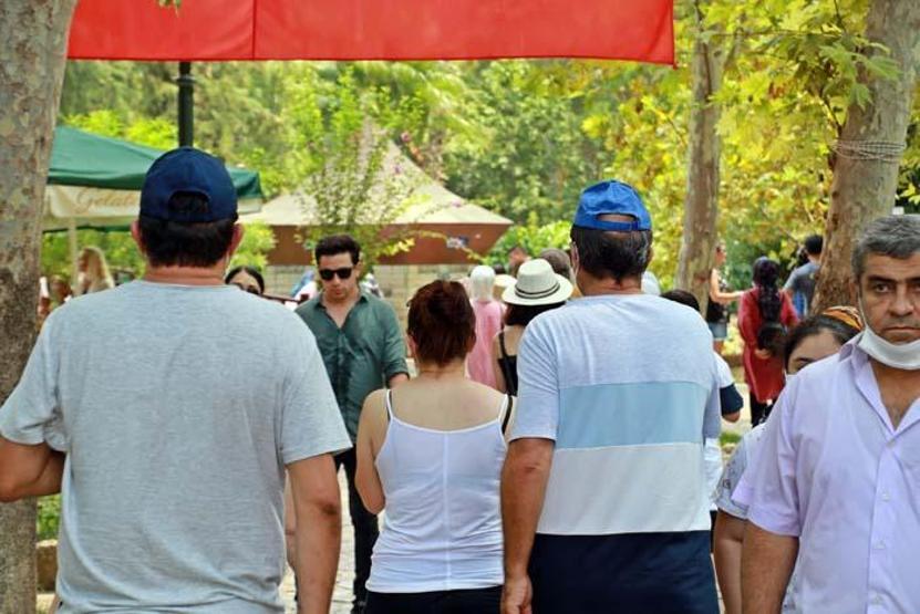 Dünyaca ünlü şelale, bayramda ziyaretçi akınına uğradı