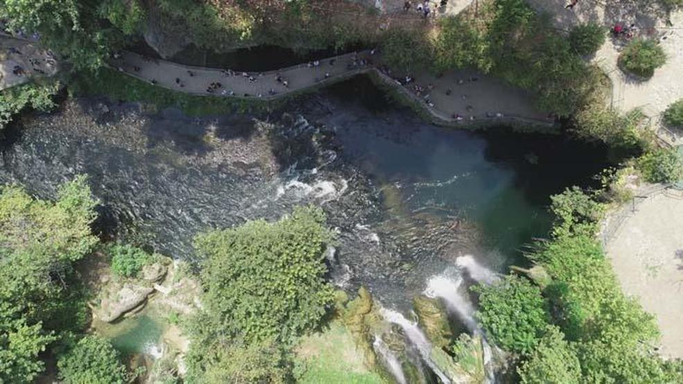Dünyaca ünlü şelale, bayramda ziyaretçi akınına uğradı