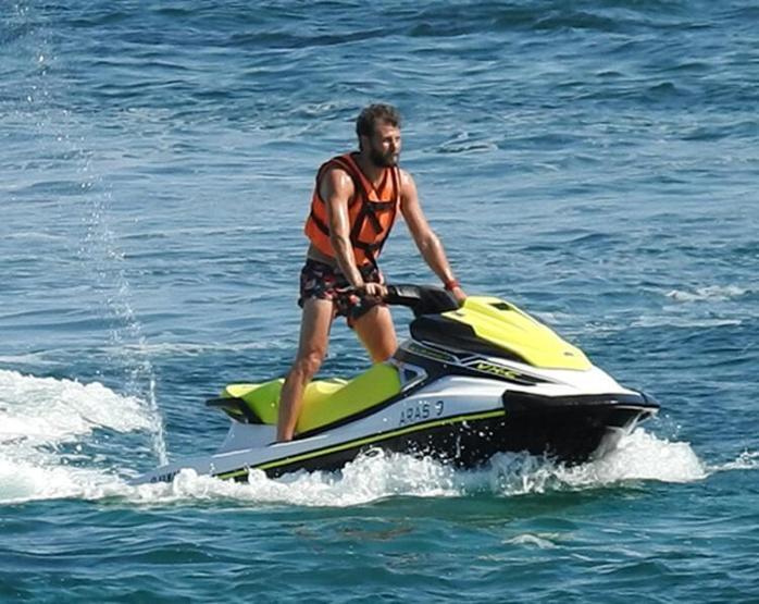 Ümit Kantarcılardan jet-ski şov