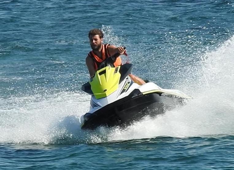 Ümit Kantarcılardan jet-ski şov