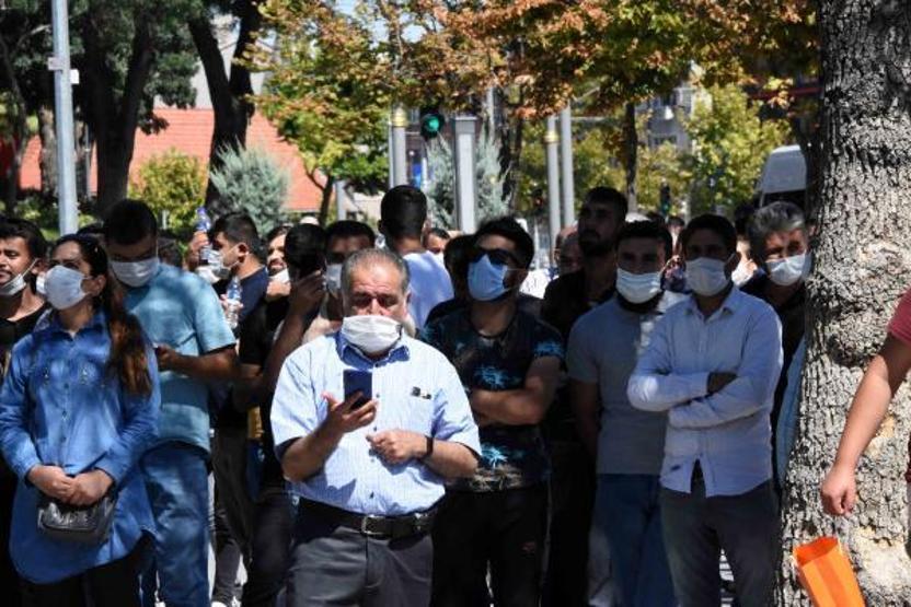 Son dakika... İntihar girişimini izleyebilmek için koronavirüs tedbirlerini hiçe saydılar
