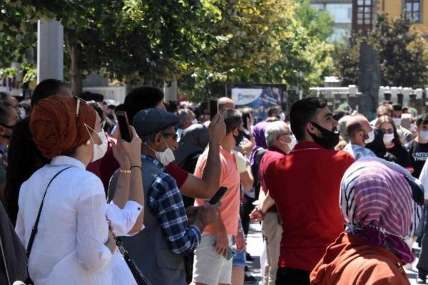 Son dakika... İntihar girişimini izleyebilmek için koronavirüs tedbirlerini hiçe saydılar
