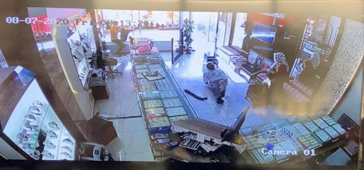 Son dakika... Kuyumcu soygununu karı- koca engelledi