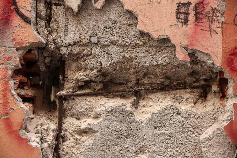 İstanbulda korku apartmanı... Binada oturanlar çaresizlik içinde